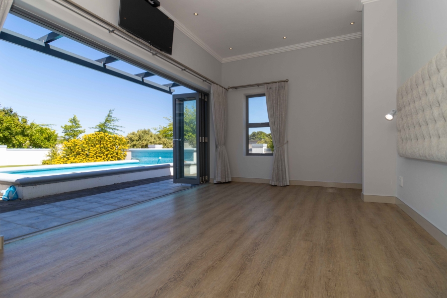 5 Bedroom Property for Sale in Val De Vie Estate Western Cape